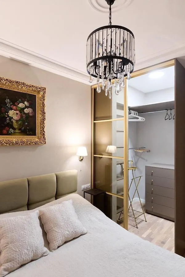 So Home Apt In The Heart Of Downtown Minsk Apartment