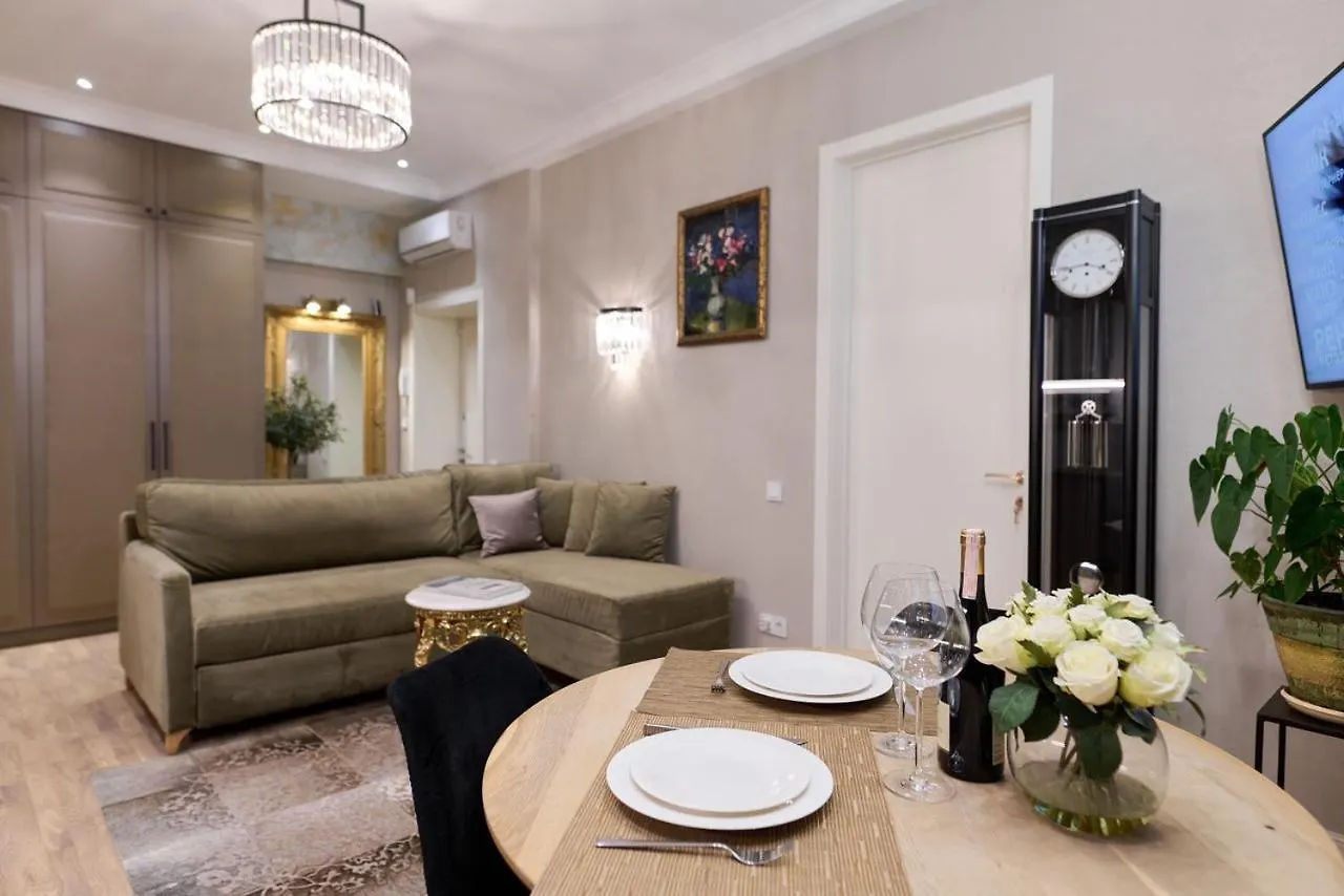 So Home Apt In The Heart Of Downtown contacts