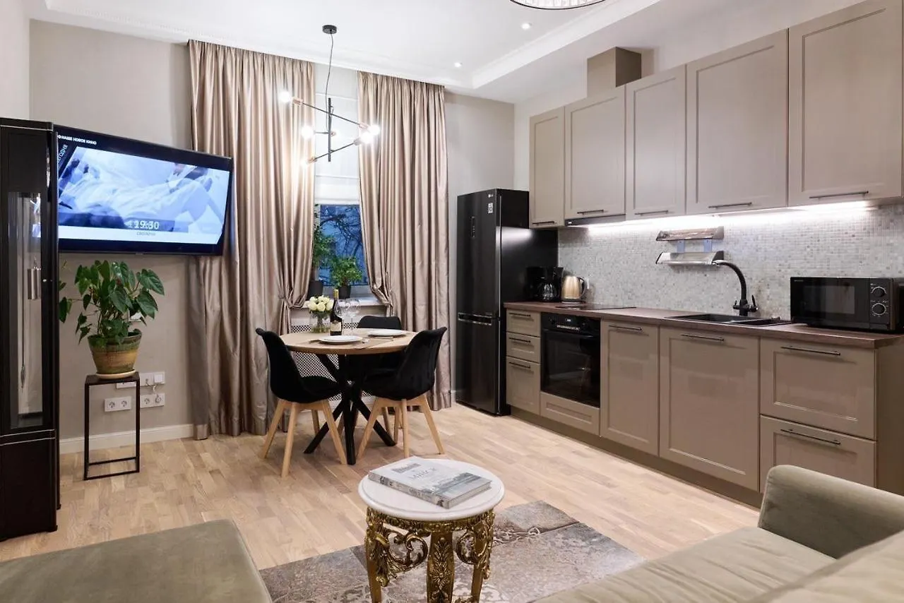 So Home Apt In The Heart Of Downtown Minsk 0*,
