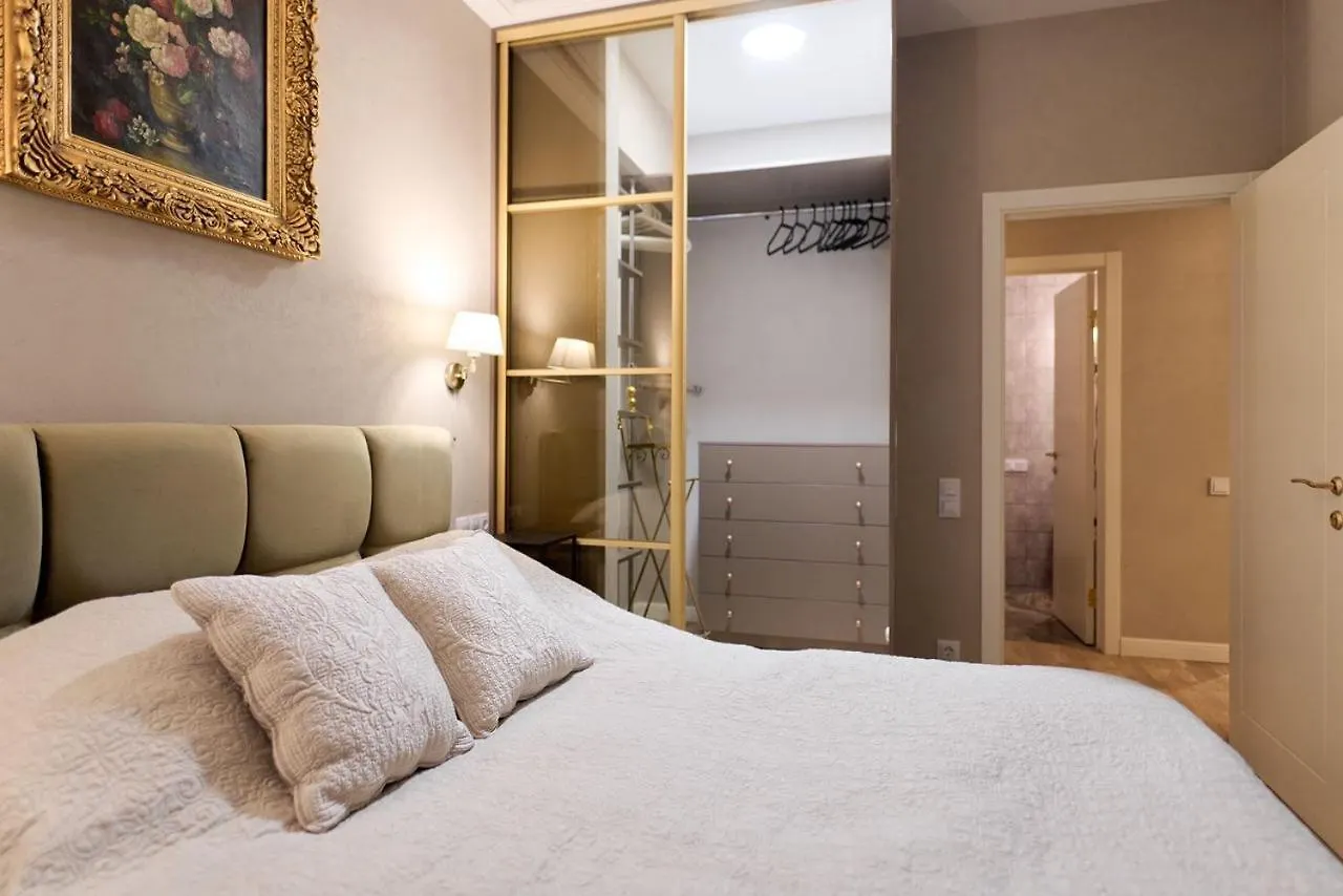 So Home Apt In The Heart Of Downtown Minsk 0*,  Belarus